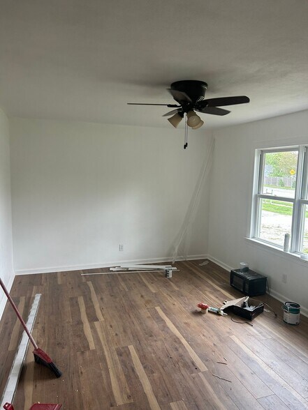 Building Photo - 12605 Johnson Dr