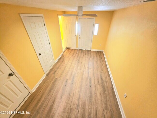 Building Photo - 4951 Dallen Lea Dr