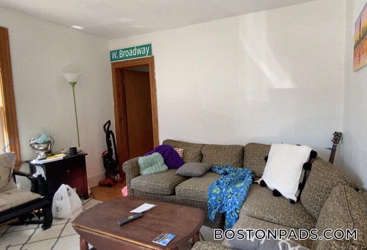 Building Photo - 42 Jay St