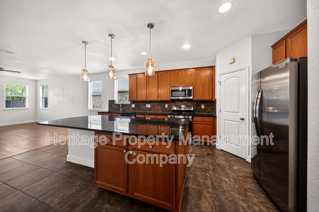 Building Photo - 7915 Cenote Dr