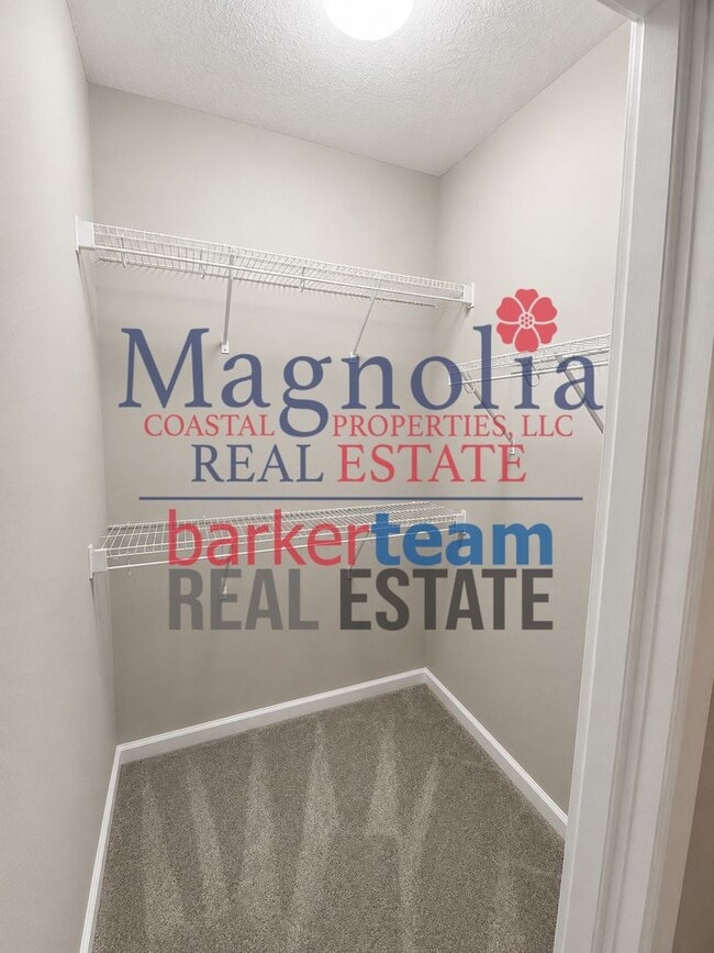 Building Photo - 3 Bedroom 2 Bathroom Home in Live Oak Subdivision - Richmond Hill