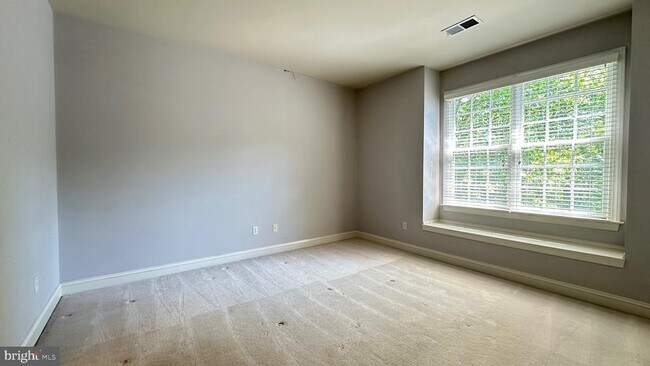 Building Photo - 1354 Lewinsville Mews Ct
