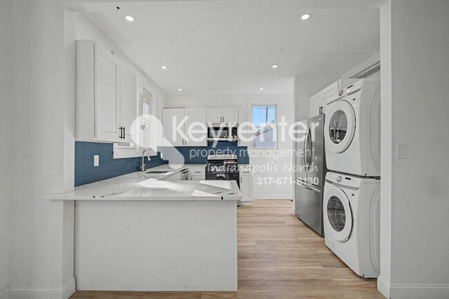 Building Photo - 906 Villa Ave