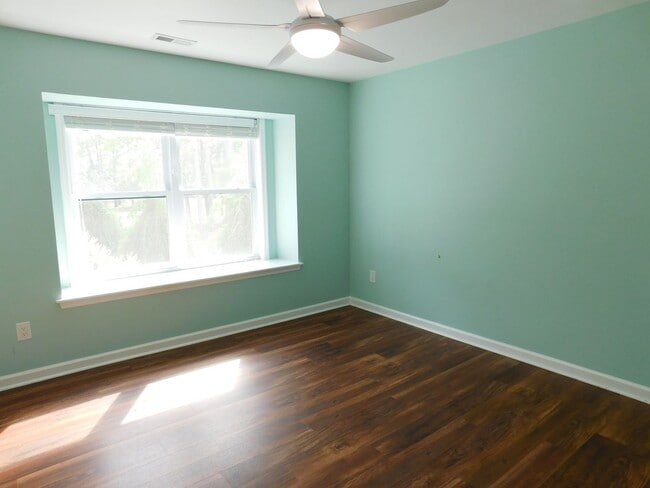 Building Photo - 7151 Windward Dr