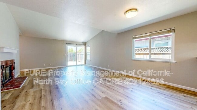 Building Photo - 1107 Navarro St