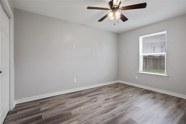 Building Photo - 4640 Orange Cir S