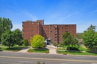 Building Photo - Great Condo in University Heights Now Avai...