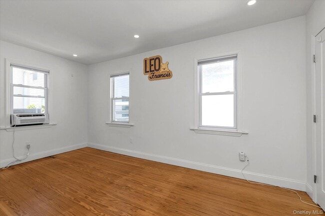 Building Photo - 75 Oswego Ave
