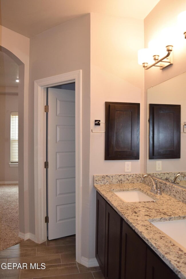 Building Photo - 355 Sol Ct