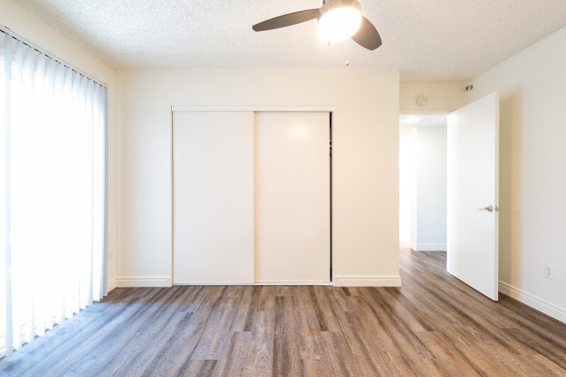 Building Photo - 1050 Meadow Lake Dr