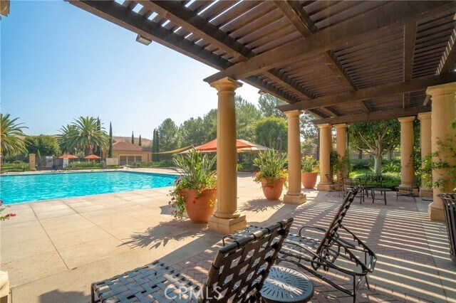 Building Photo - 62 Brindisi