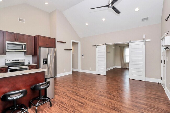 Building Photo - Newer Build Single Family in Washington Heights!