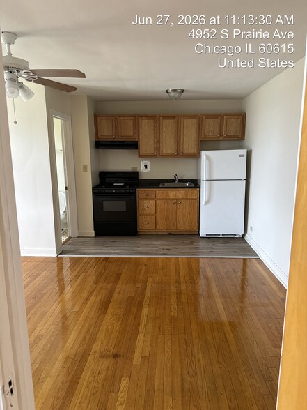 Building Photo - 4950 S Prairie Ave