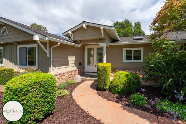 Building Photo - Gorgeous Four Bedroom Home | Expansive Backyard | Swimming Pool