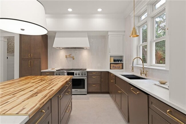 Building Photo - 50 Frederica Oaks Ln