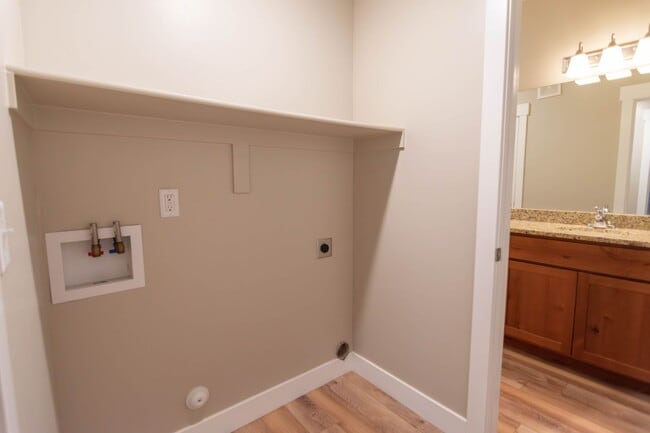 Building Photo - *The Village on 4th in Springville