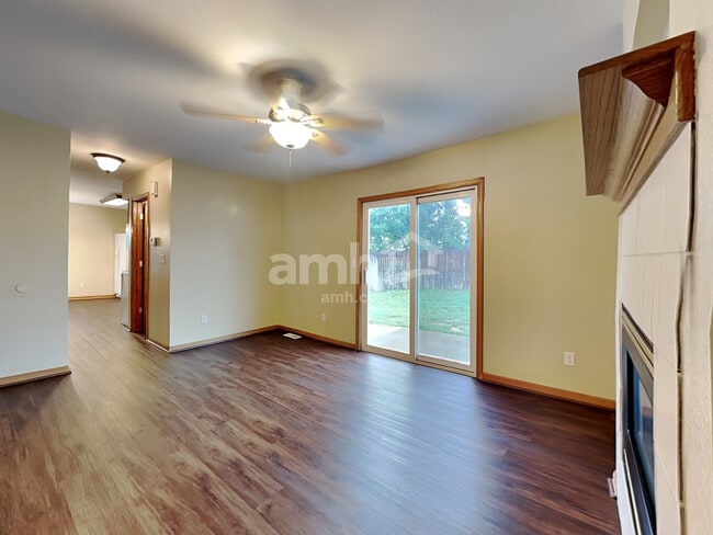 Building Photo - 3207 Barclay Ct