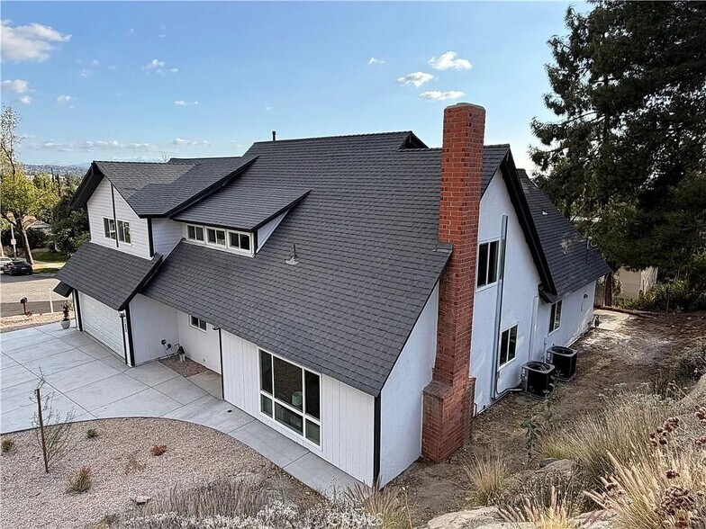 Building Photo - 755 Huston Dr