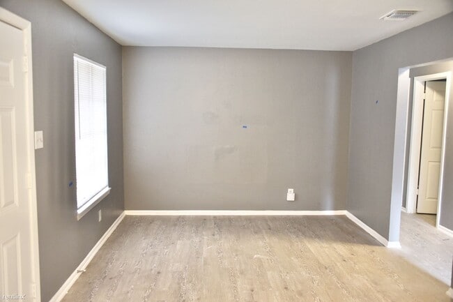 Building Photo - 3 br, 1 bath House - 6310 Brownleaf St
