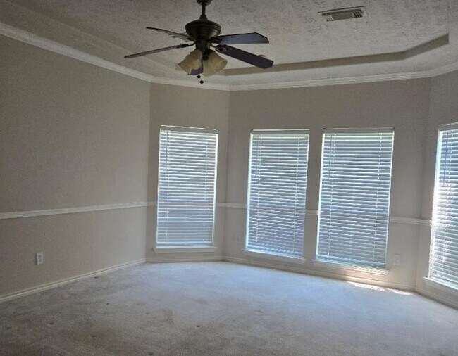 Building Photo - 5719 Candlecreek Dr
