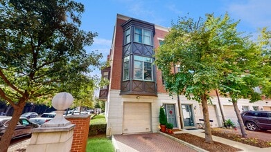 Building Photo - 2008 S Calumet Ave