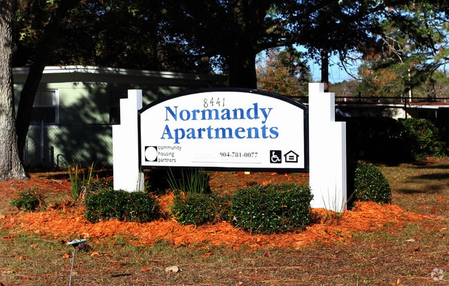 Building Photo - The Residences of Normandy