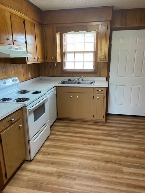 Building Photo - 319 Pelham Creek Dr