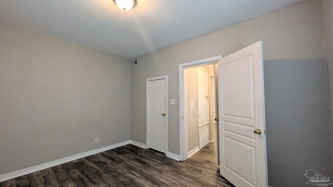 Building Photo - 3500 W Cervantes St