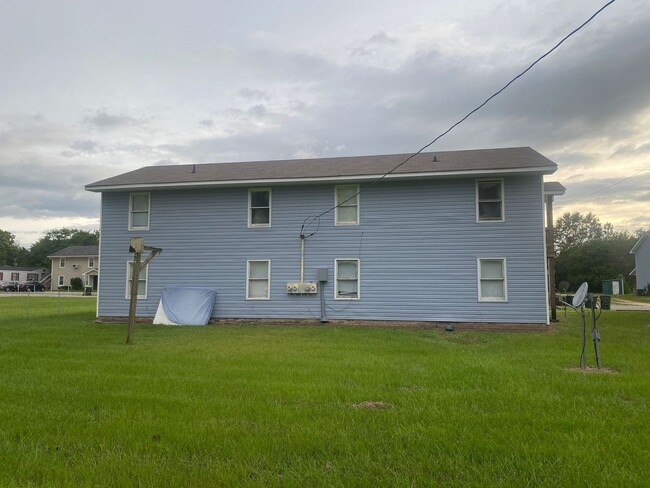 Building Photo - 123 Cavin Court Unit D