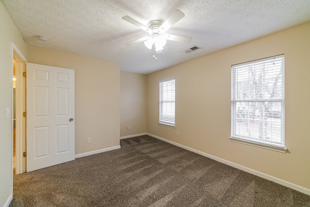 Building Photo - 552 The Blvd