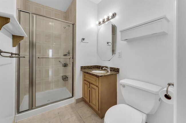 Building Photo - 605 New York Ave