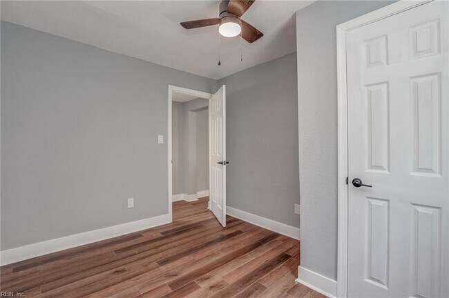 Building Photo - Beautifully remodeled single family home!