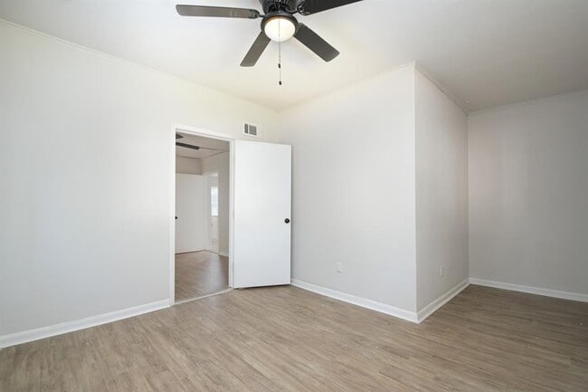 Building Photo - 309 Buhler Dr