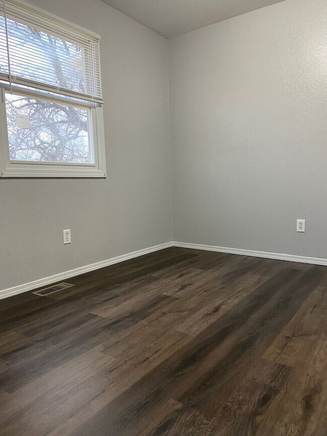 Building Photo - Single Family Home in Branson