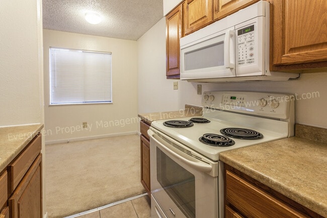 Building Photo - 1705 Heatheridge Rd