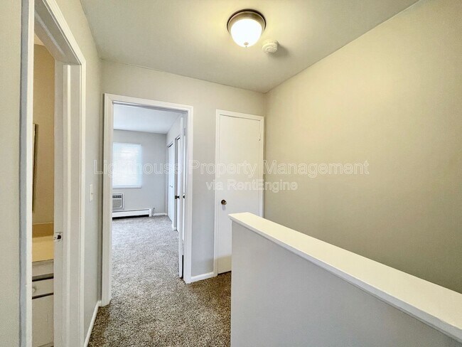 Building Photo - 2855 Taft Ave SW