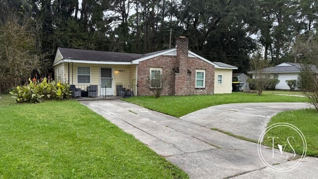 Primary Photo - 8601 Hurst Ave