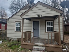 Building Photo - 2123 Lyon Ave