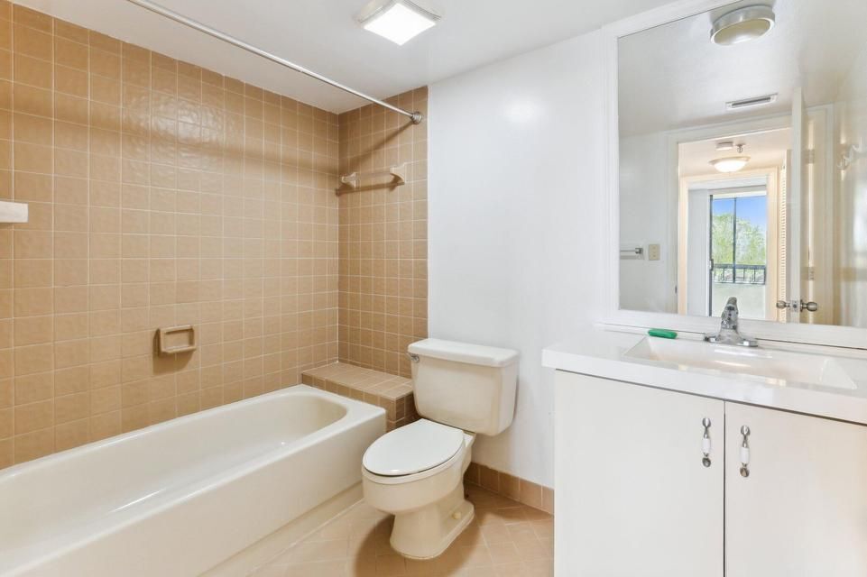Building Photo - 6463 La Costa Dr