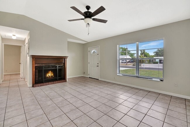 Building Photo - Beachside Bliss in Hobe Sound – Move-In Re...