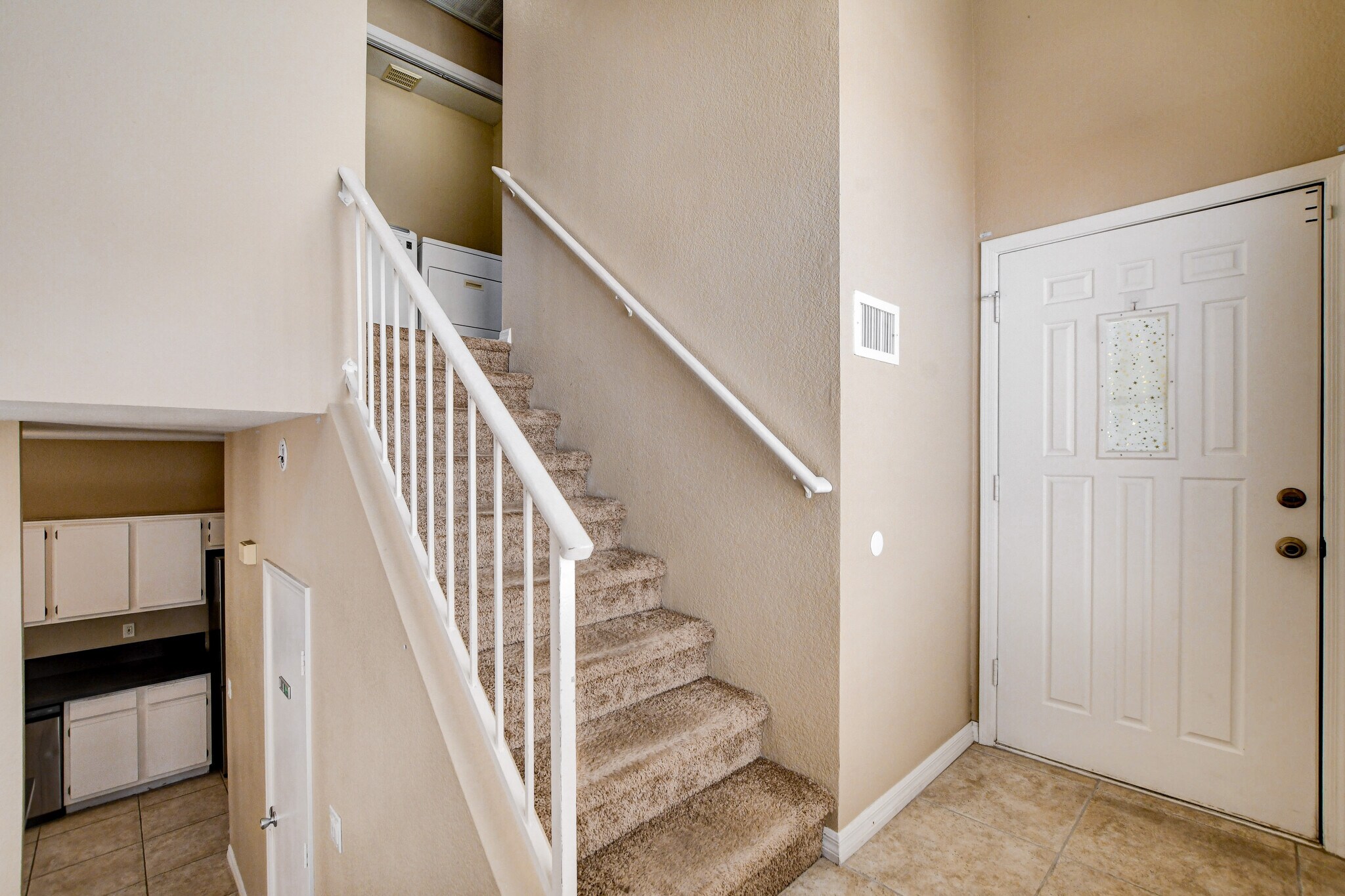 Building Photo - 1661 Cloister Ave