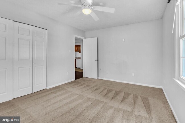 Building Photo - 2124 Duchy Ct