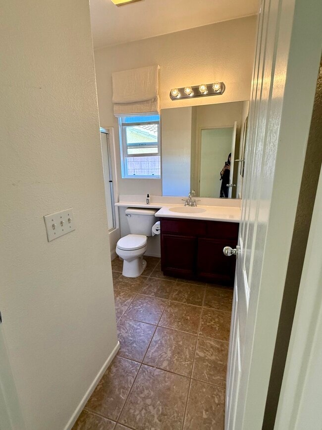 Building Photo - 1122 Oro Ridge