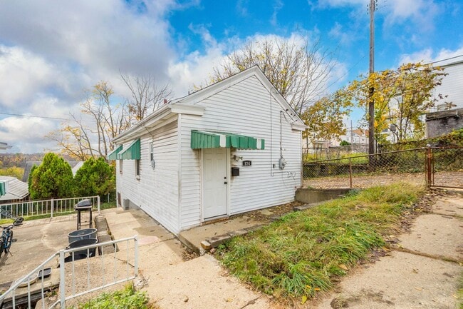 Building Photo - 124 Fitler St