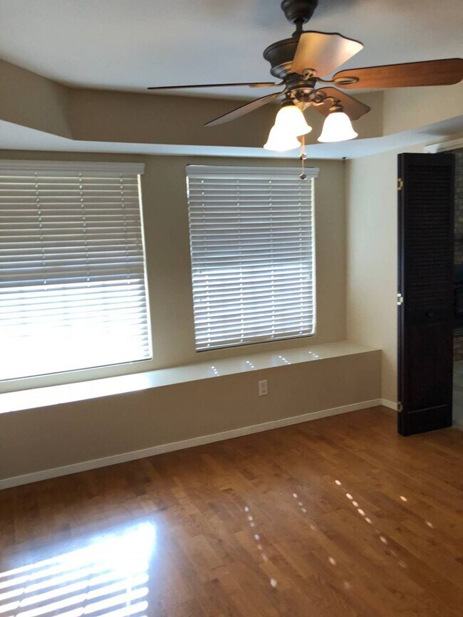 Building Photo - 9313 Laurel Oak Way