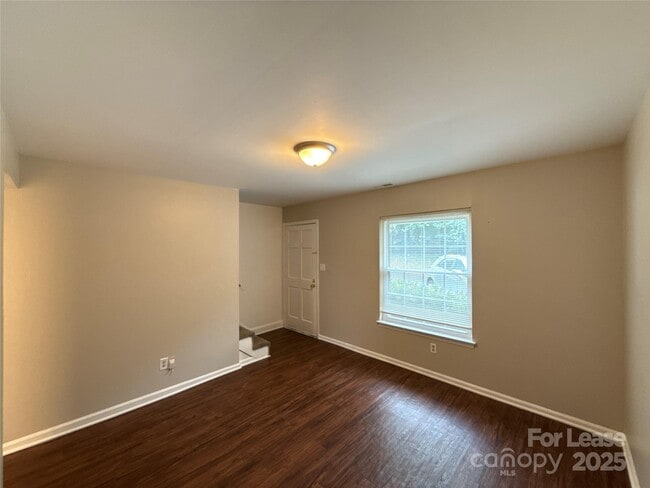 Building Photo - 409 Hawley Ave