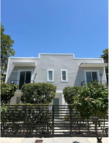 Building Photo - 3823 Thomas Ave