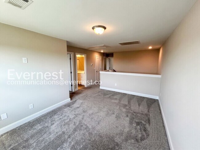 Building Photo - Modern Comfort Meets Community Charm with Garage  / 4 Beds & 3.5 baths / Available Now!