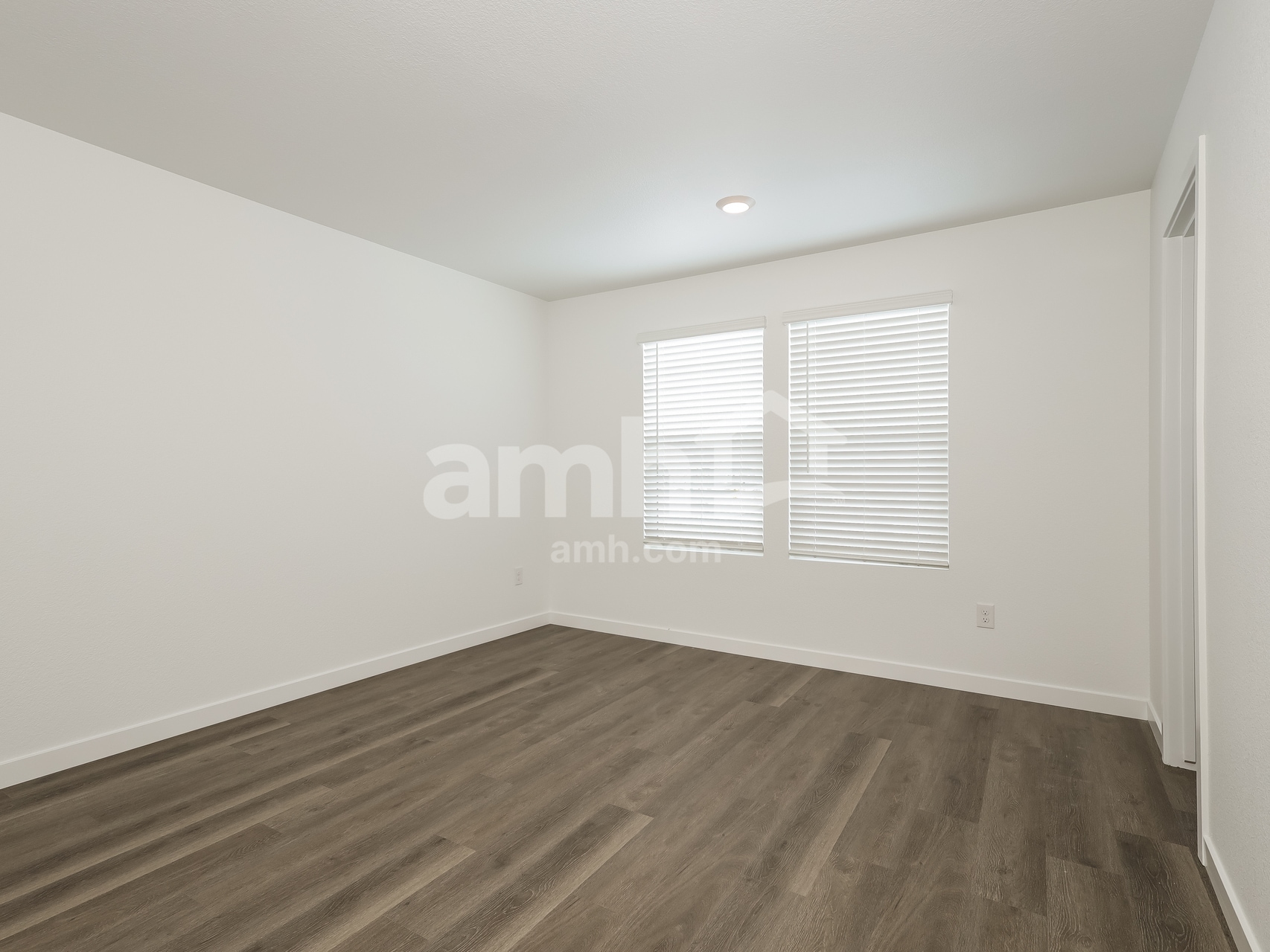 Building Photo - 2331 Devin Ave