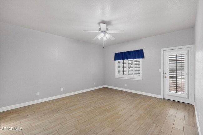 Building Photo - 1365 Desert Canyon Dr